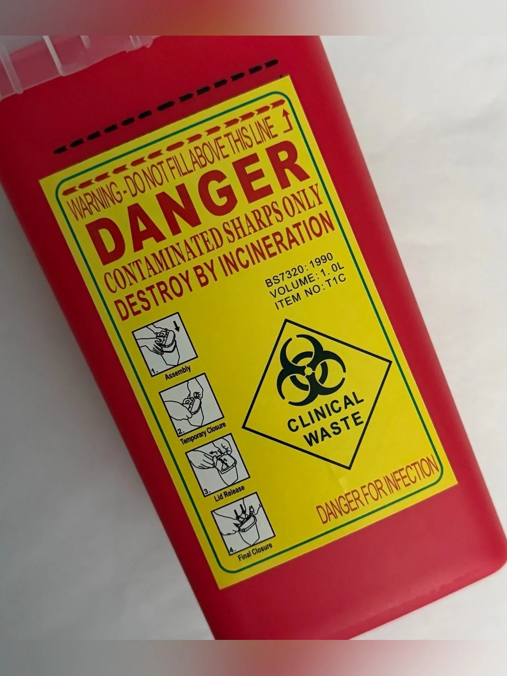 Red Clinical Sharps Container with Biohazard Label Medical Safety Disposable Can